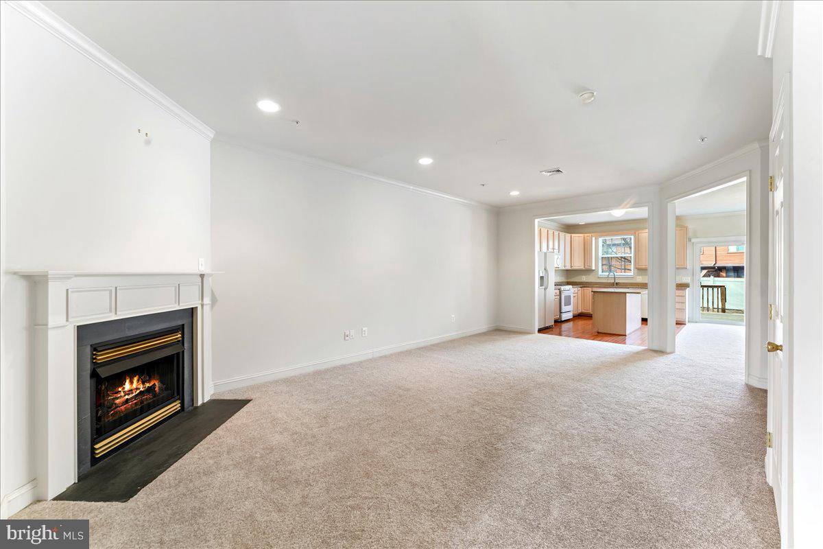 WILLOW MANOR - Residential