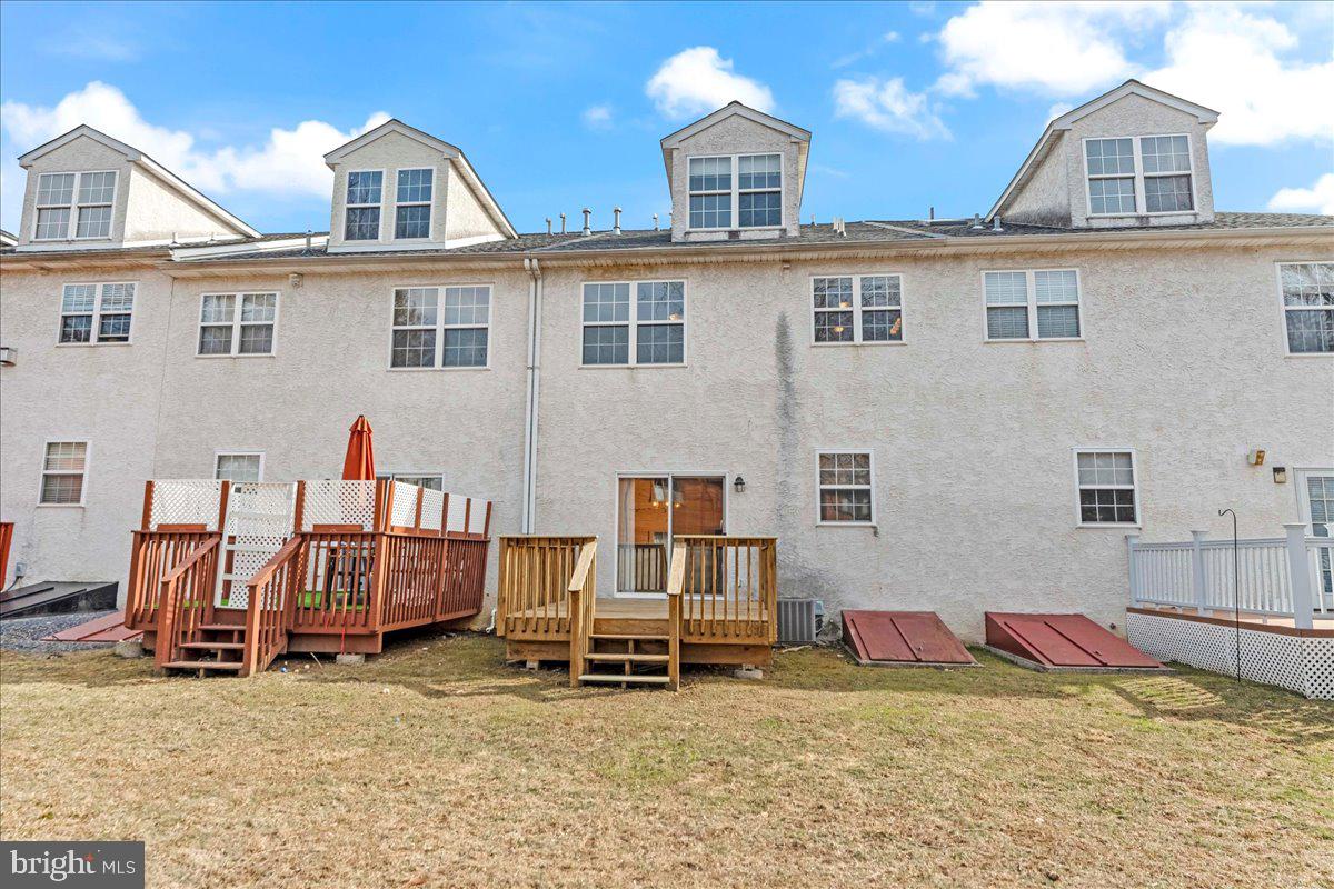 WILLOW MANOR - Residential