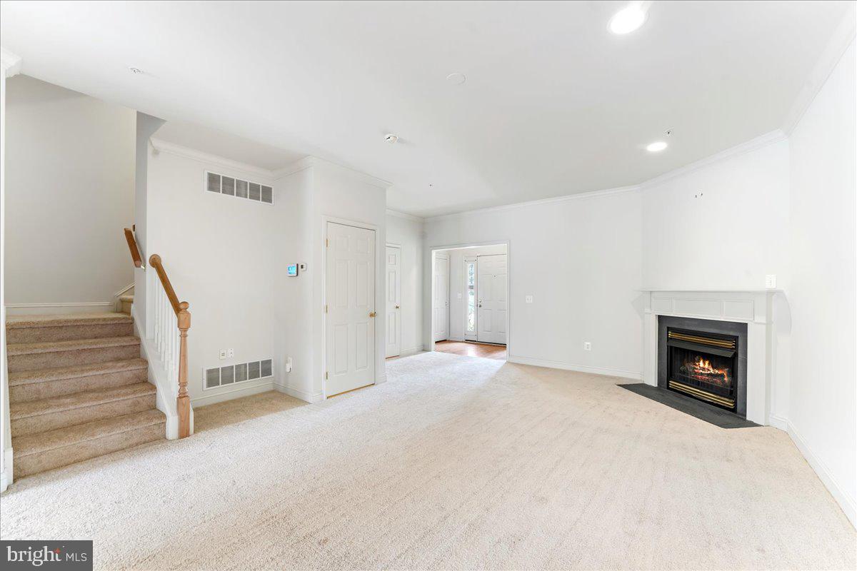 WILLOW MANOR - Residential