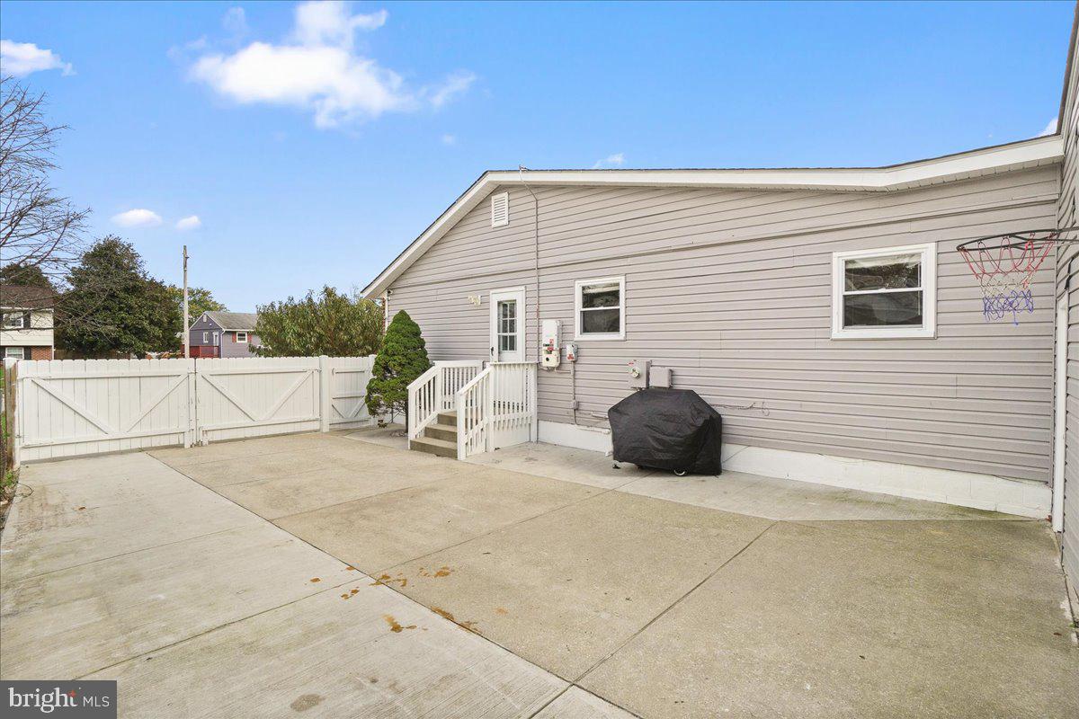 SUBURBIA - Residential