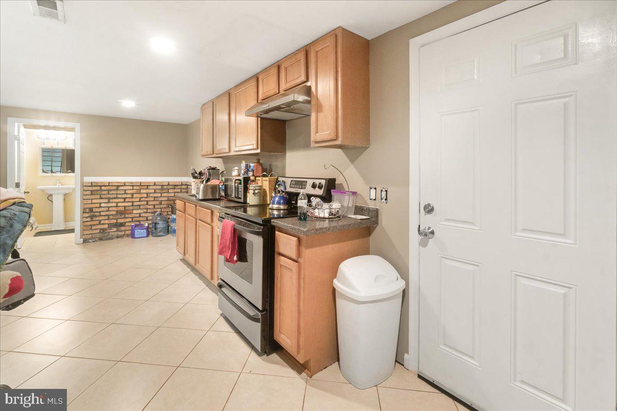 SUBURBIA - Residential