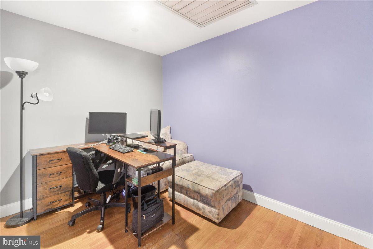 SUBURBIA - Residential