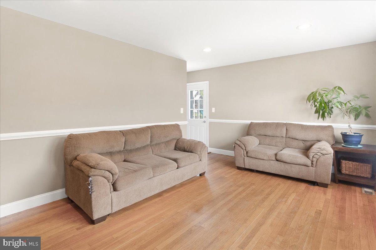 SUBURBIA - Residential