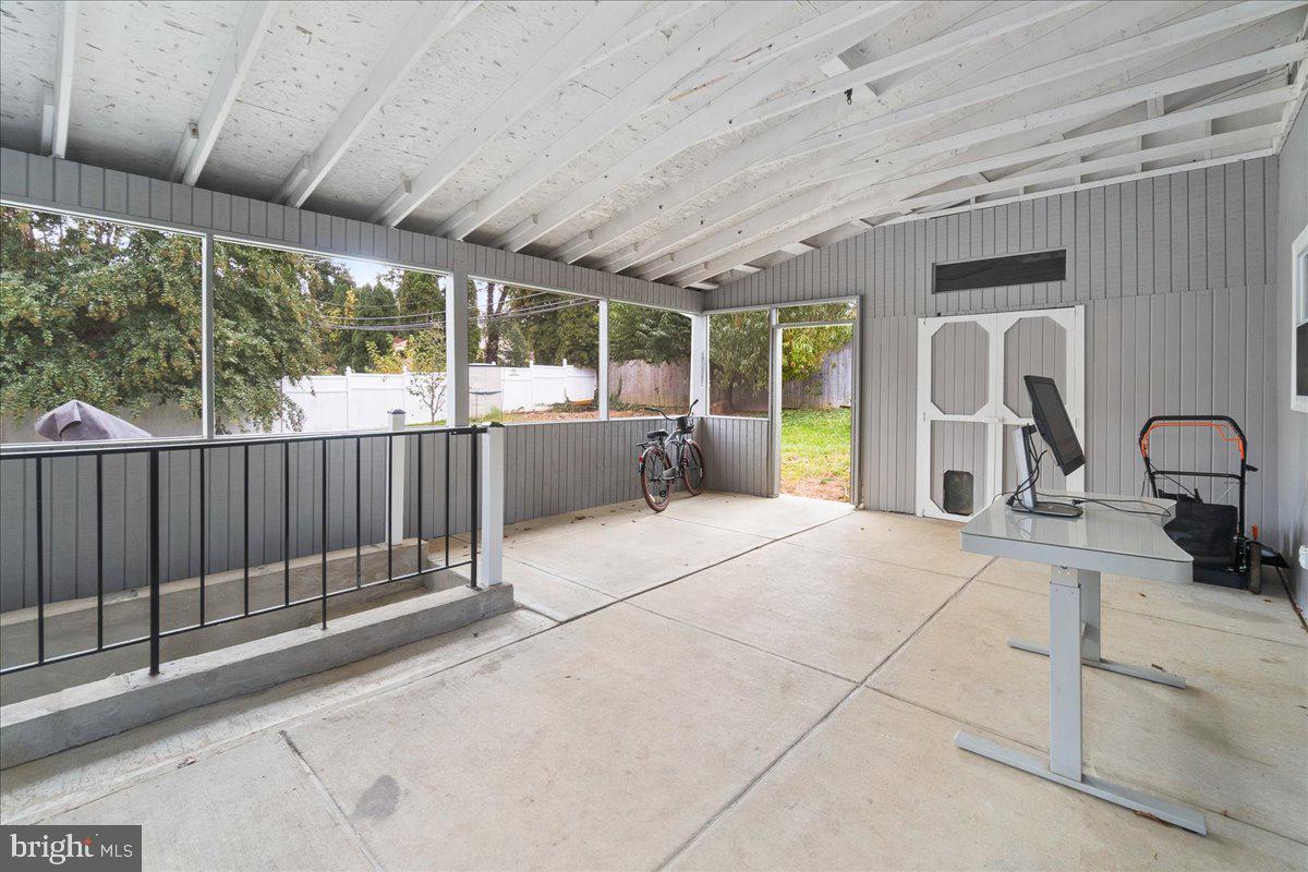 SUBURBIA - Residential