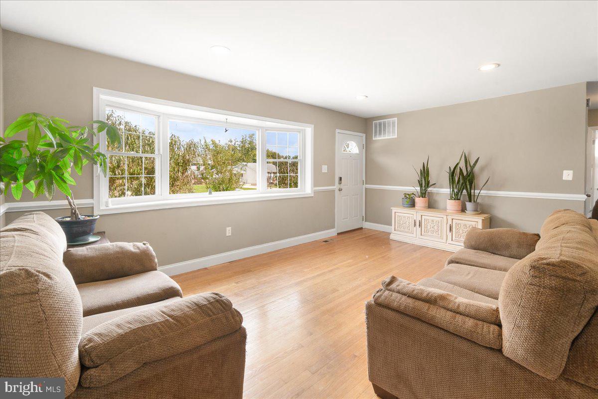 SUBURBIA - Residential