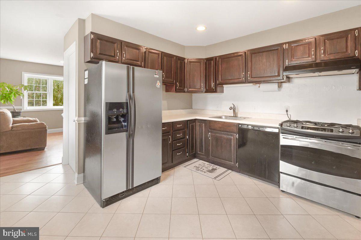 SUBURBIA - Residential