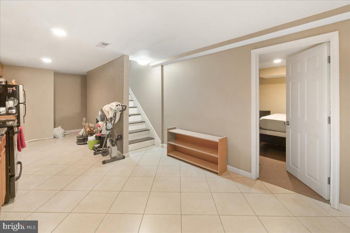 SUBURBIA - Residential