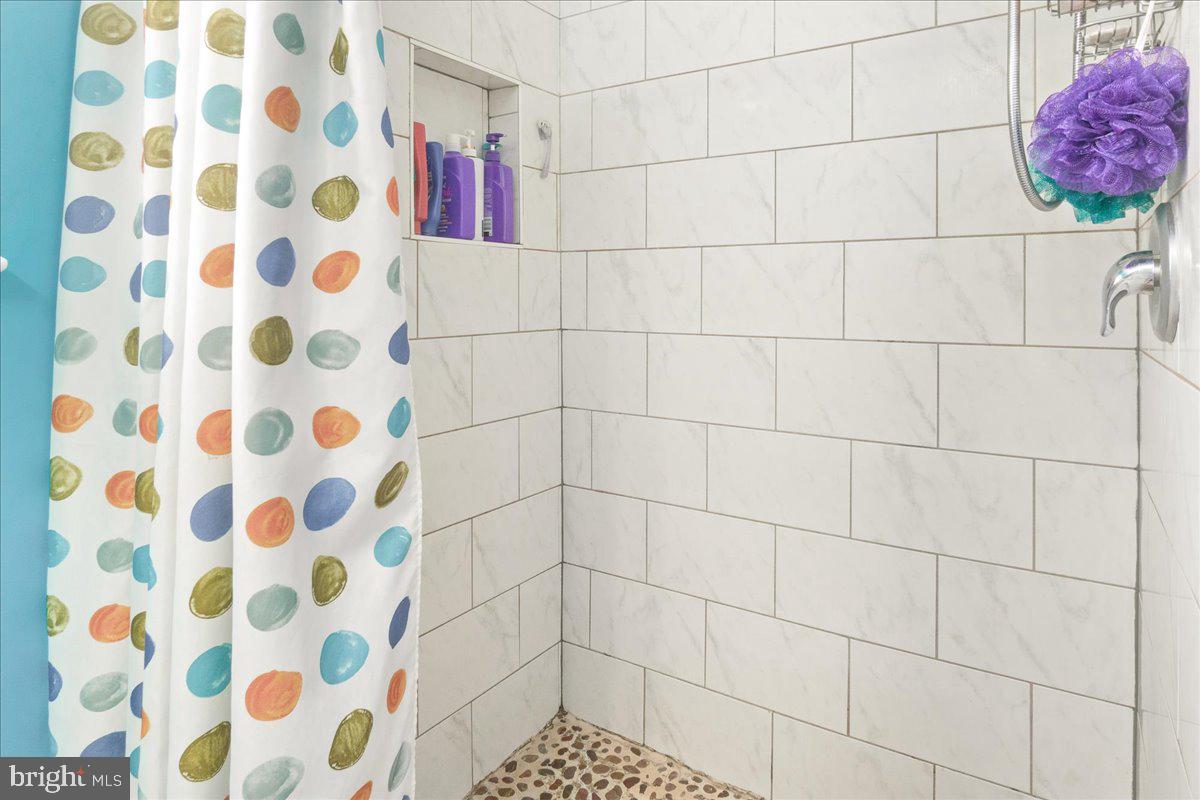 SUBURBIA - Residential