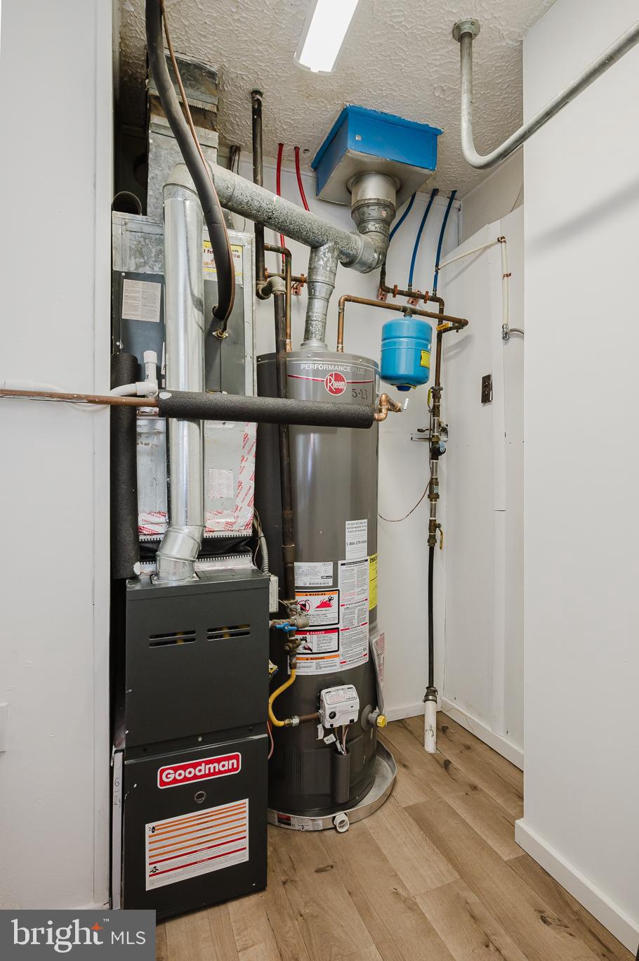 HOWARD PARK - Residential Lease