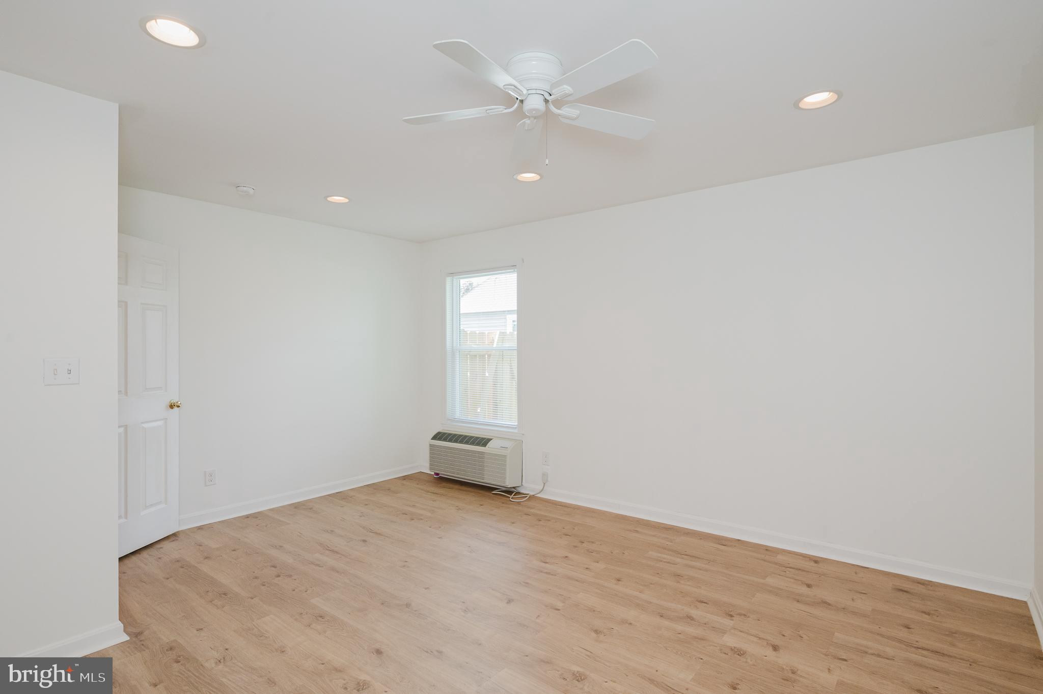 HOWARD PARK - Residential Lease