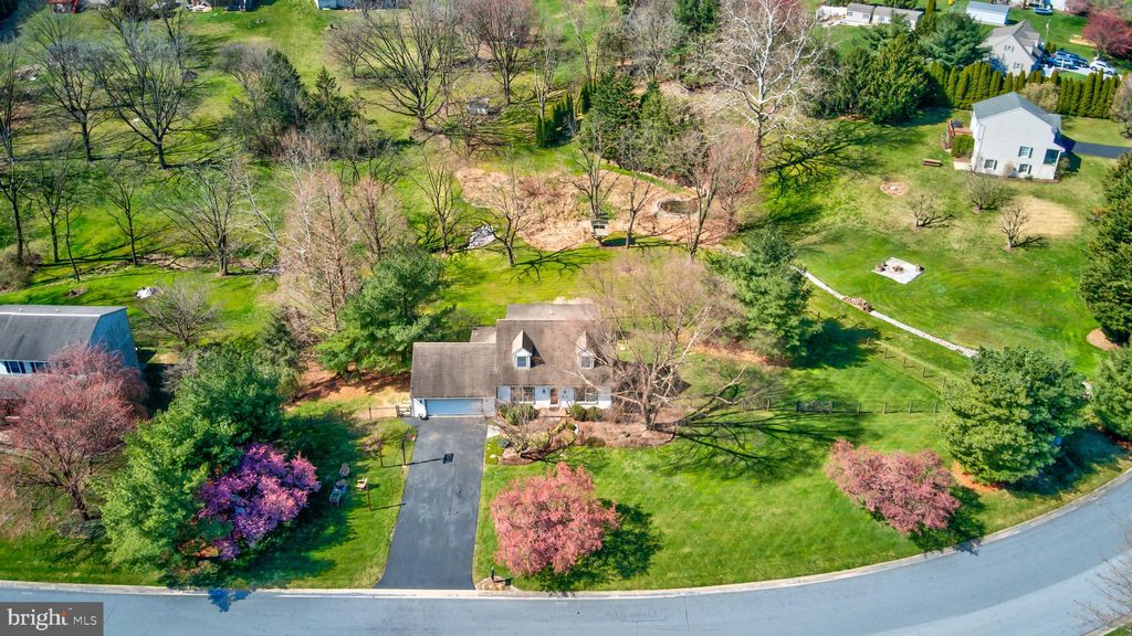 Photo of 105 Gingrich Drive, Lititz, PA 17543 (MLS # PALA2049024)