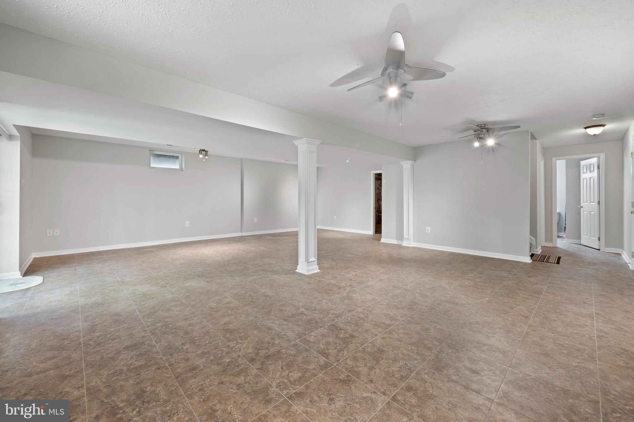 CARRIAGE CROSSING - Residential