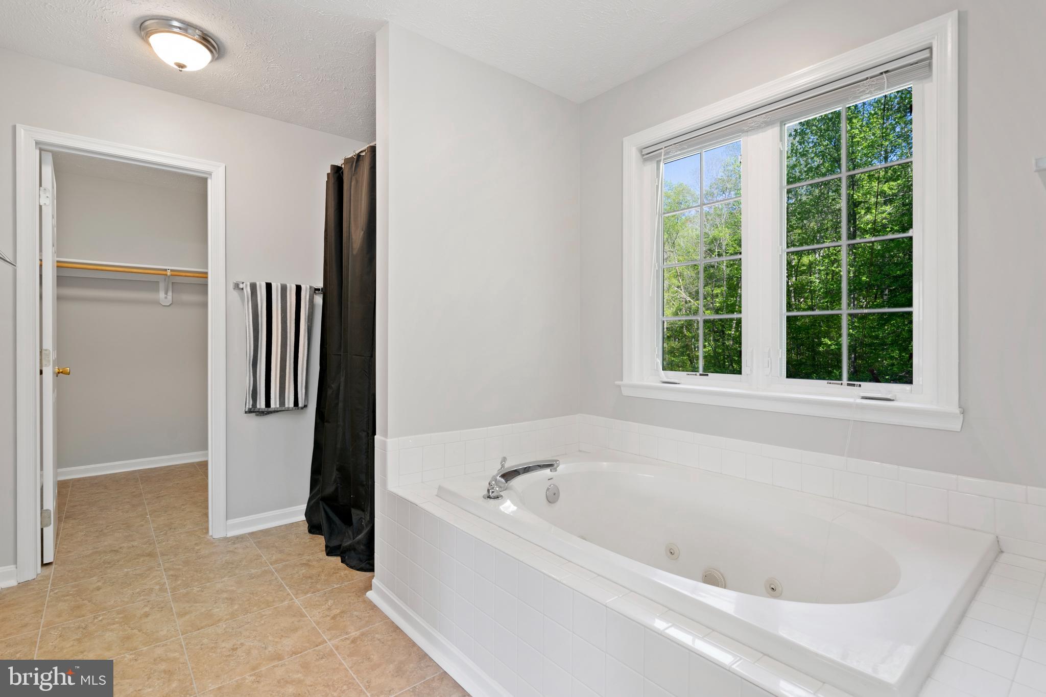 CARRIAGE CROSSING - Residential