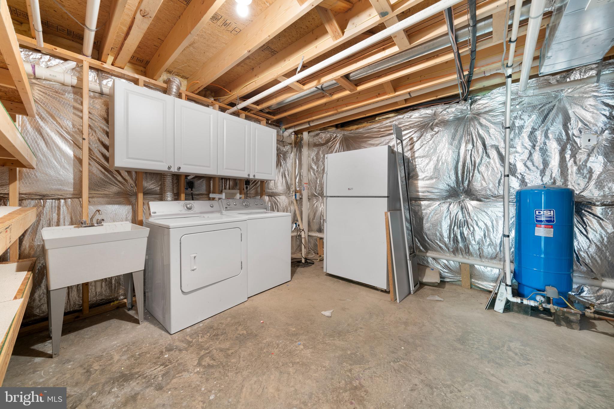 CARRIAGE CROSSING - Residential