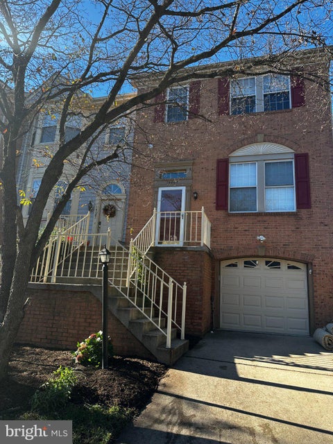 Photo of 14083 Winding Ridge Lane, CENTREVILLE, VA 20121 (MLS # VAFX2346932)