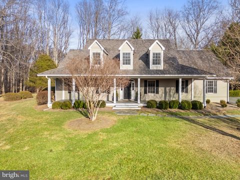 Homes For Sale - 23650 Grasty Place<br/> MIDDLEBURG, VA 20117