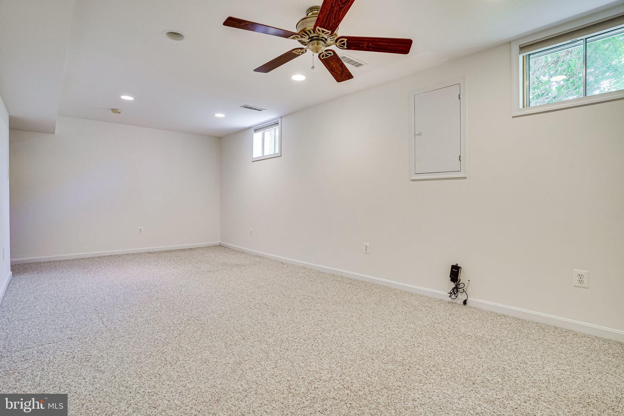 SIGNAL HILL - Residential