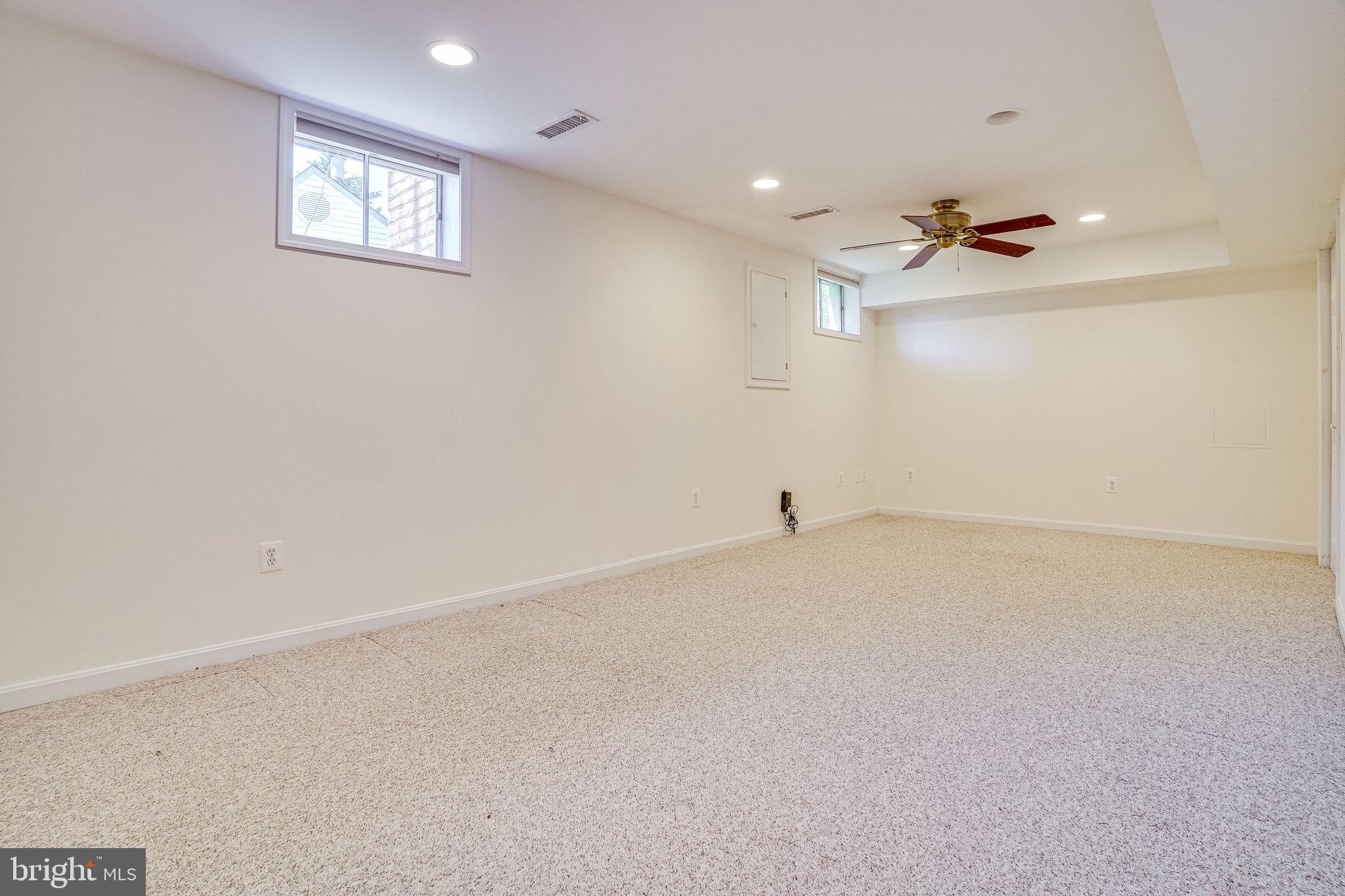 SIGNAL HILL - Residential