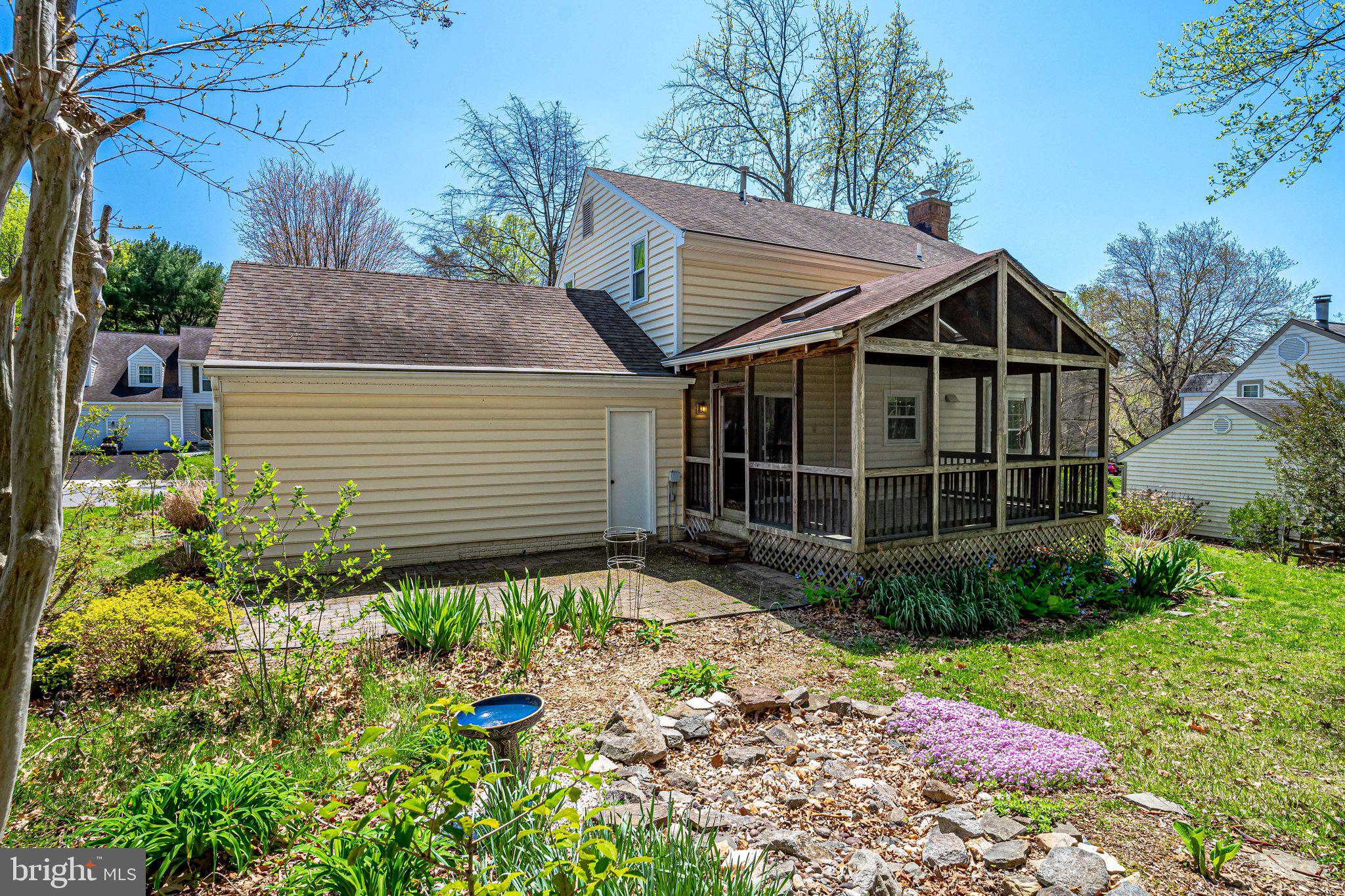 SIGNAL HILL - Residential