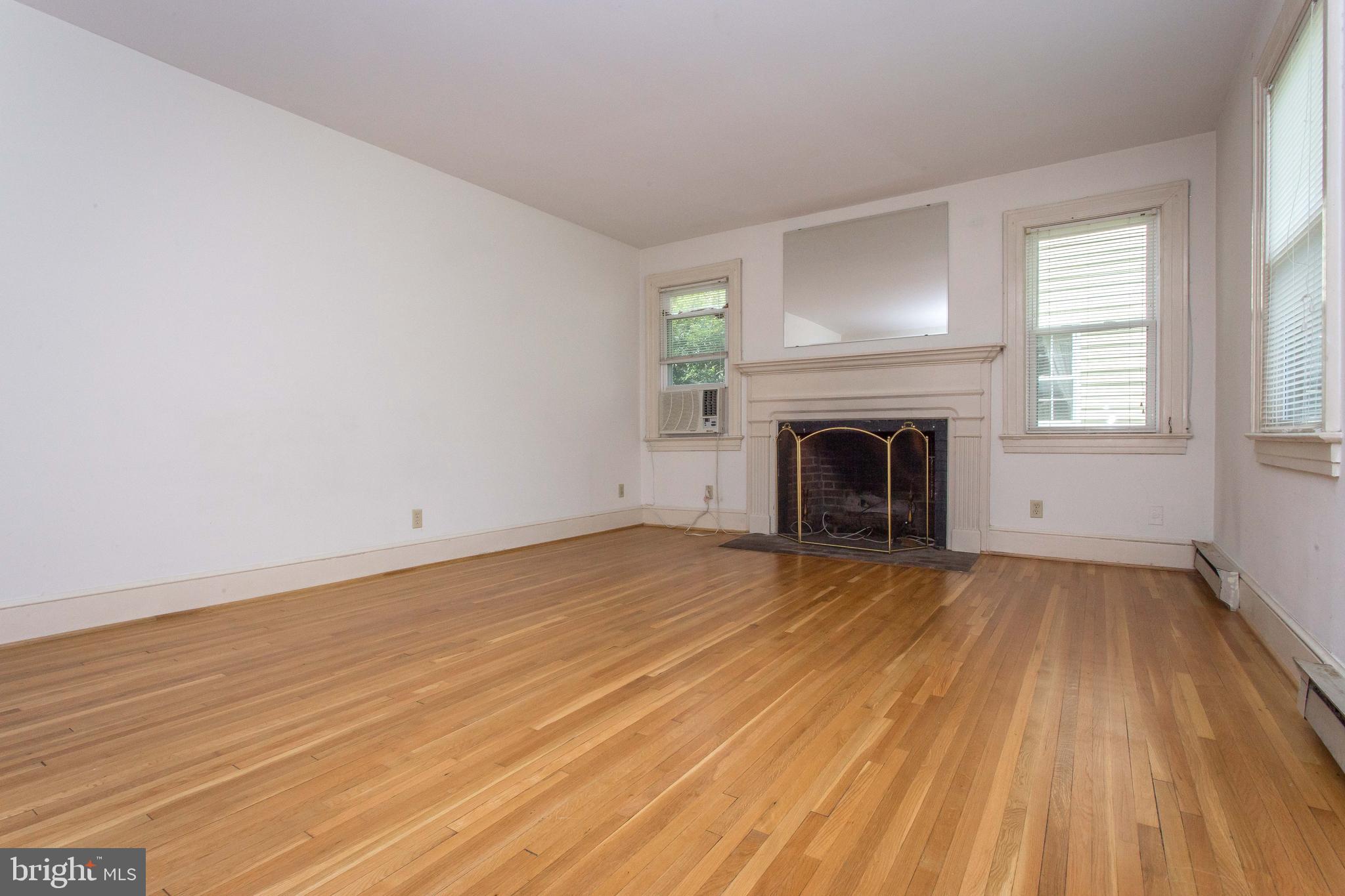 DOWNTOWN FREDERICKSBURG - Residential Lease