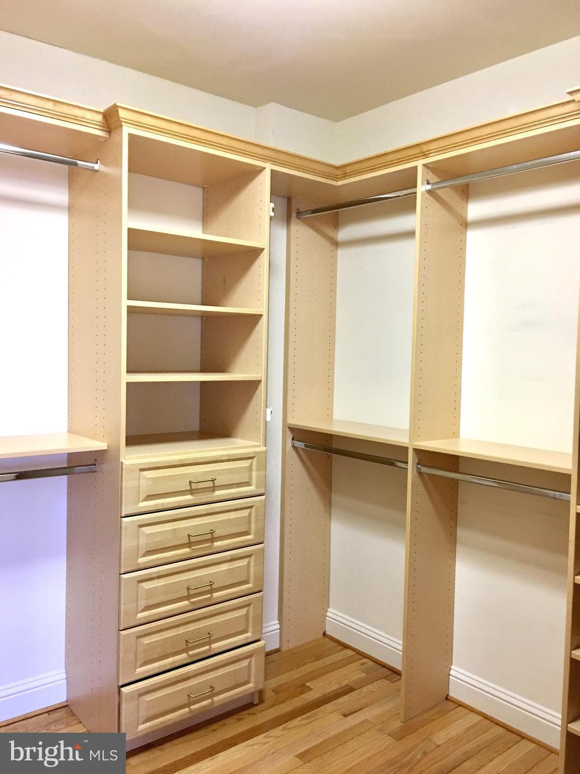 TOWER OAKS - Residential