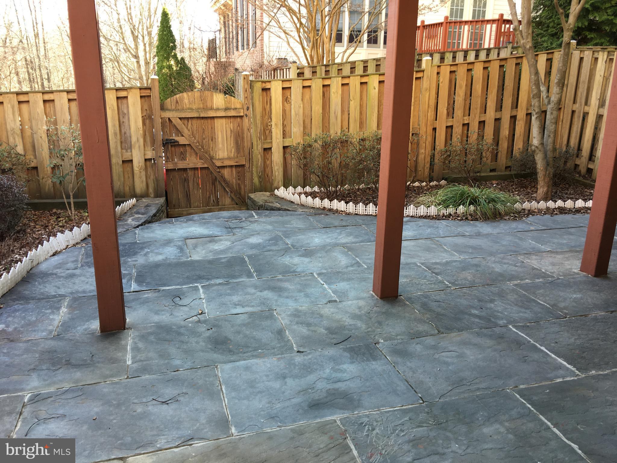 TOWER OAKS - Residential