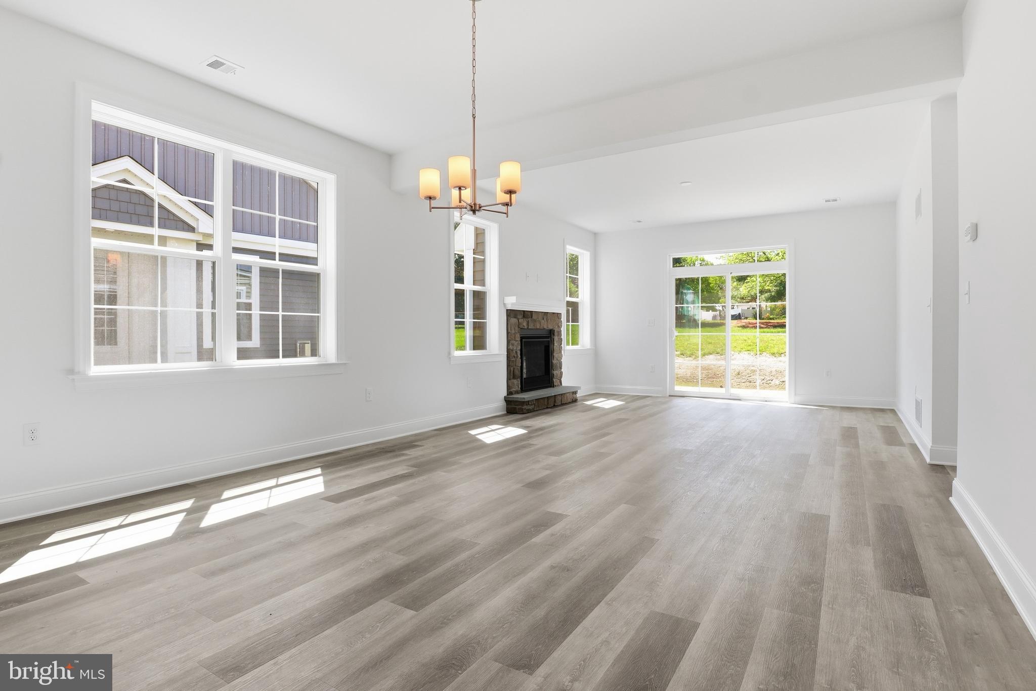 CROSSGATES - Residential