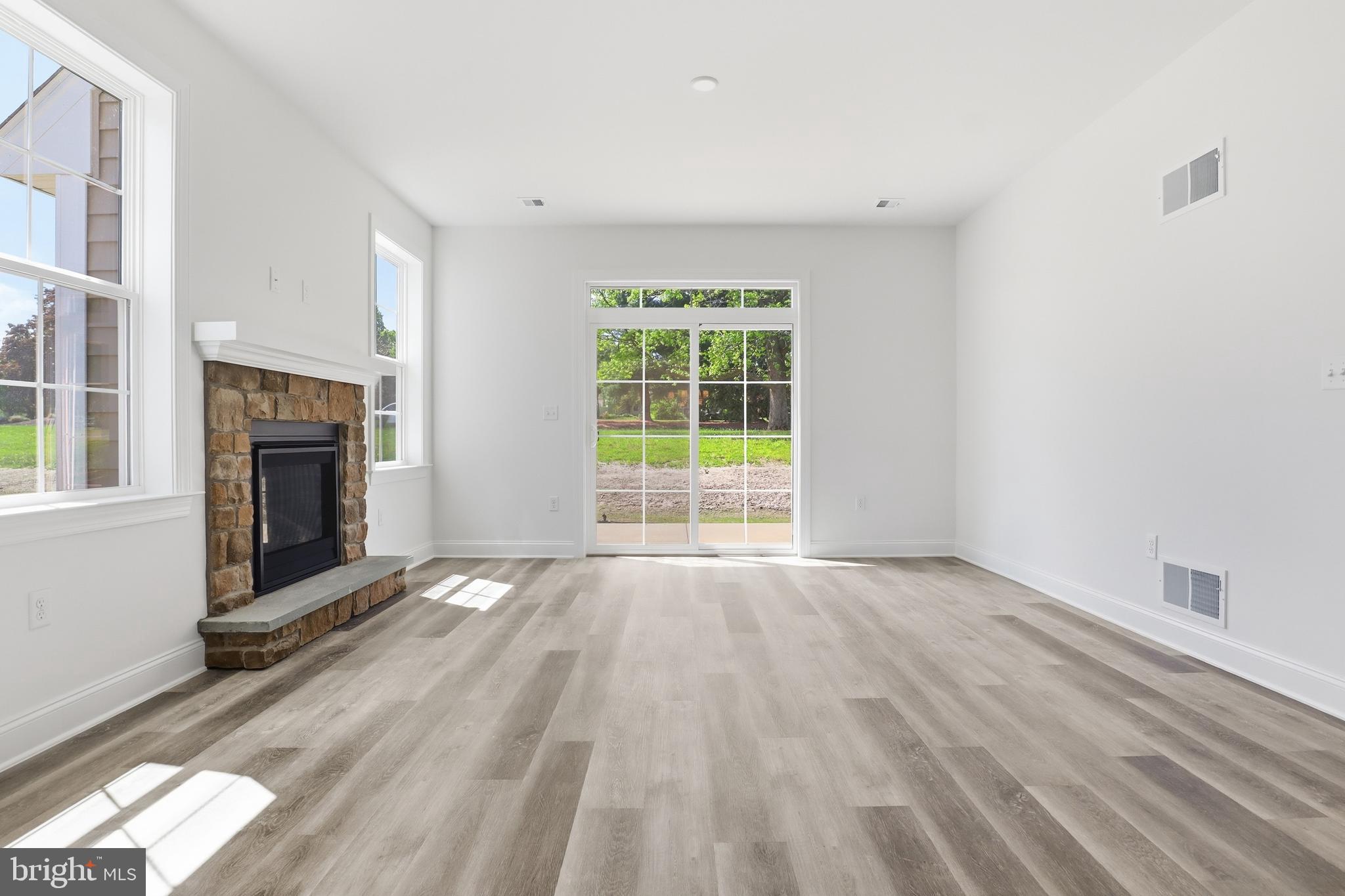 CROSSGATES - Residential