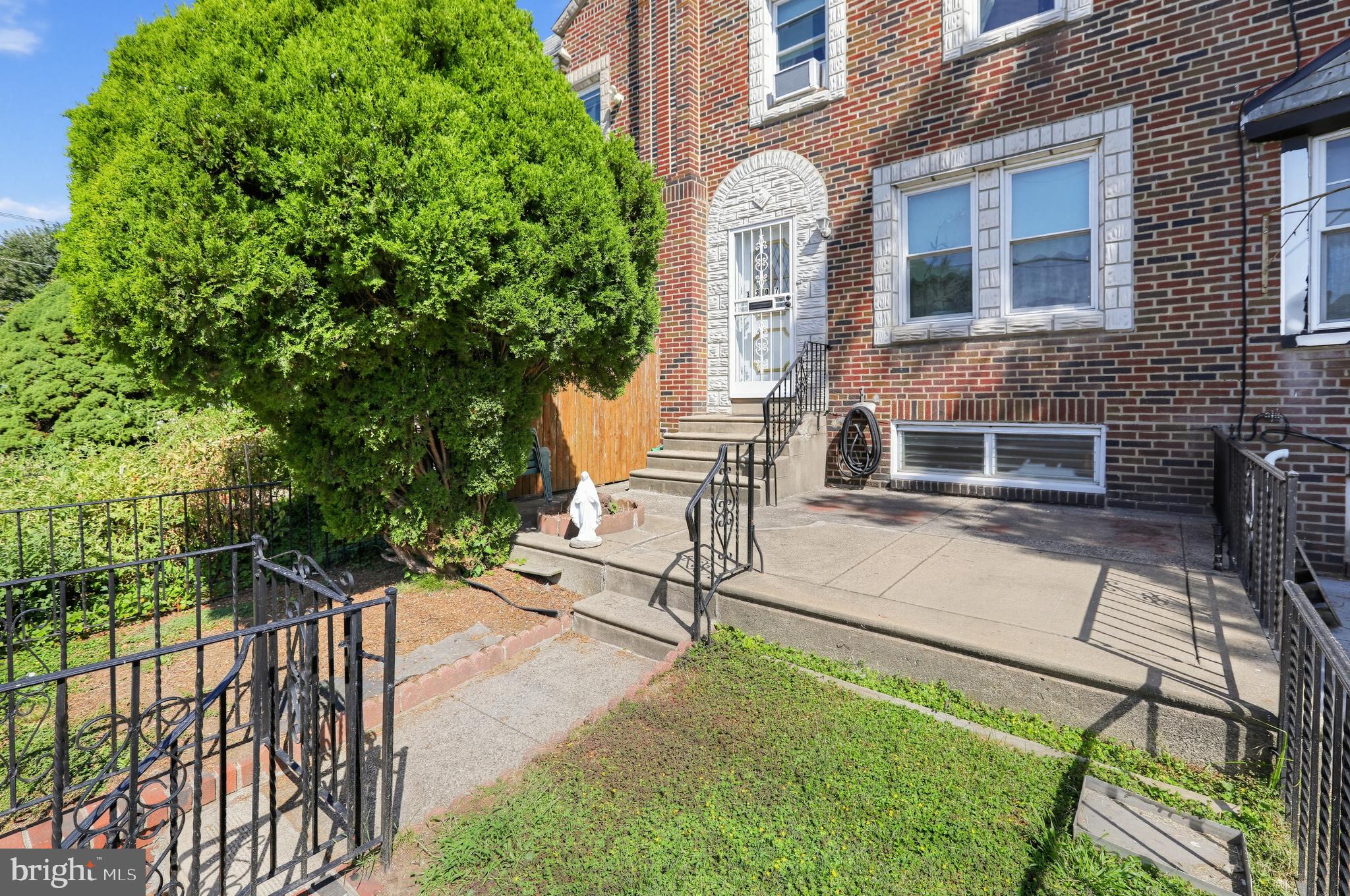 1307 MAGEE AVENUE