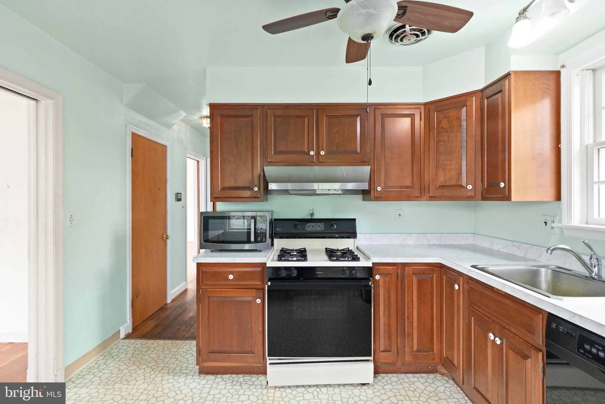 NORTHAMPTON - Residential