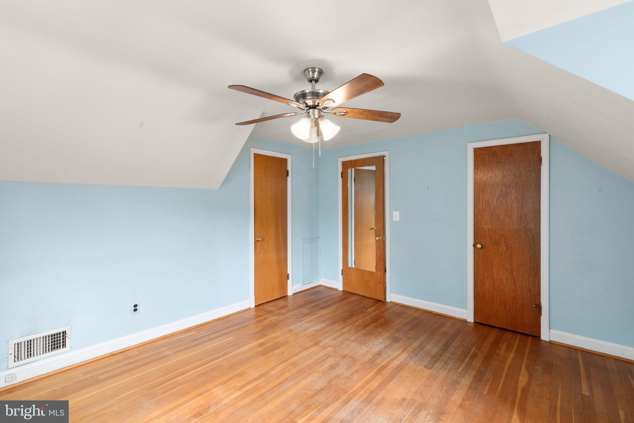NORTHAMPTON - Residential