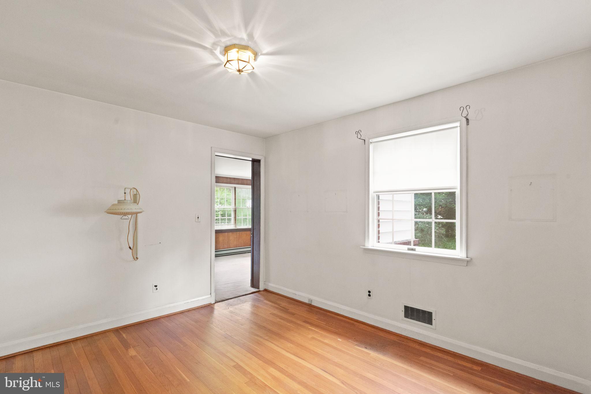 NORTHAMPTON - Residential