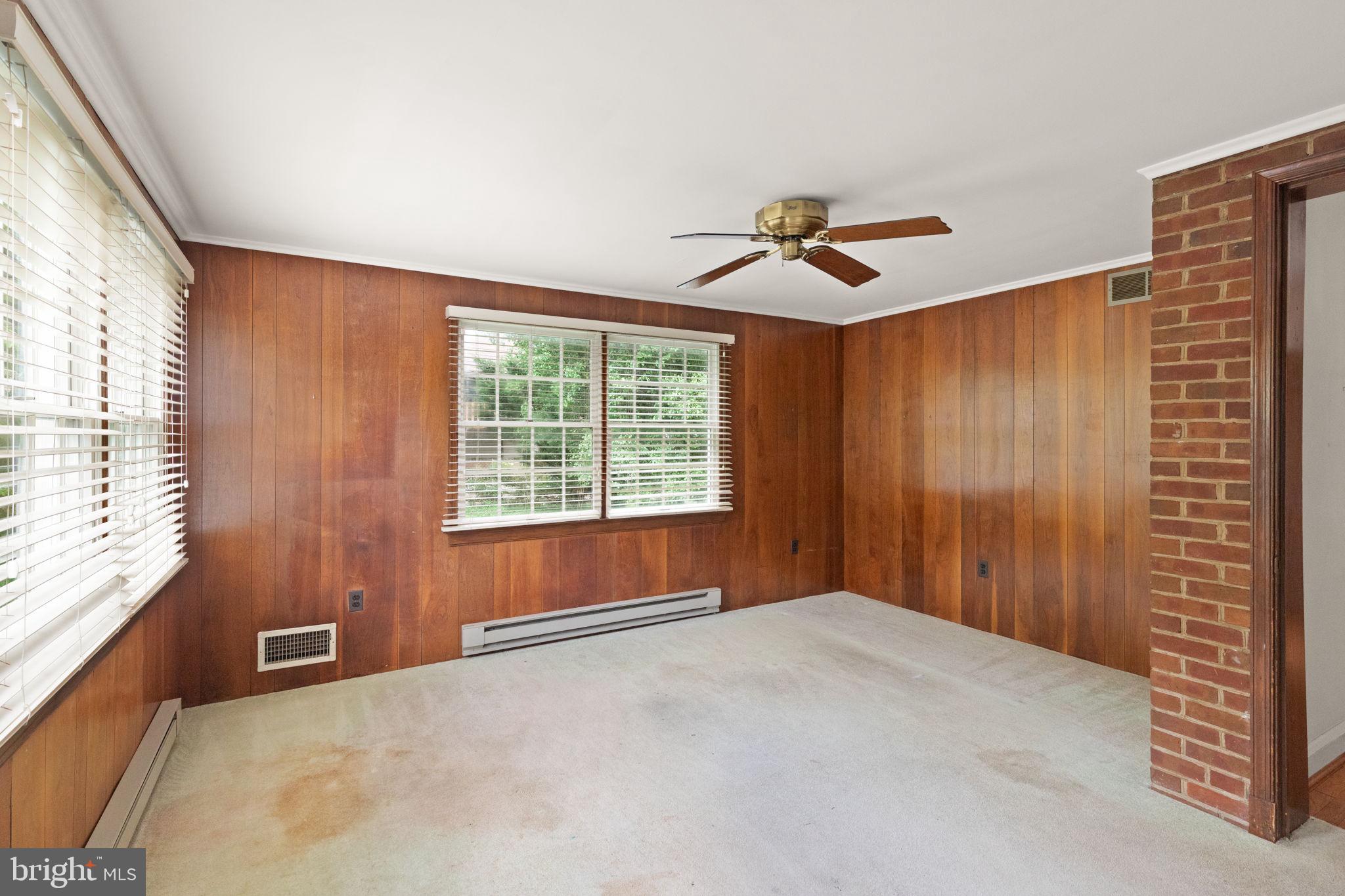 NORTHAMPTON - Residential