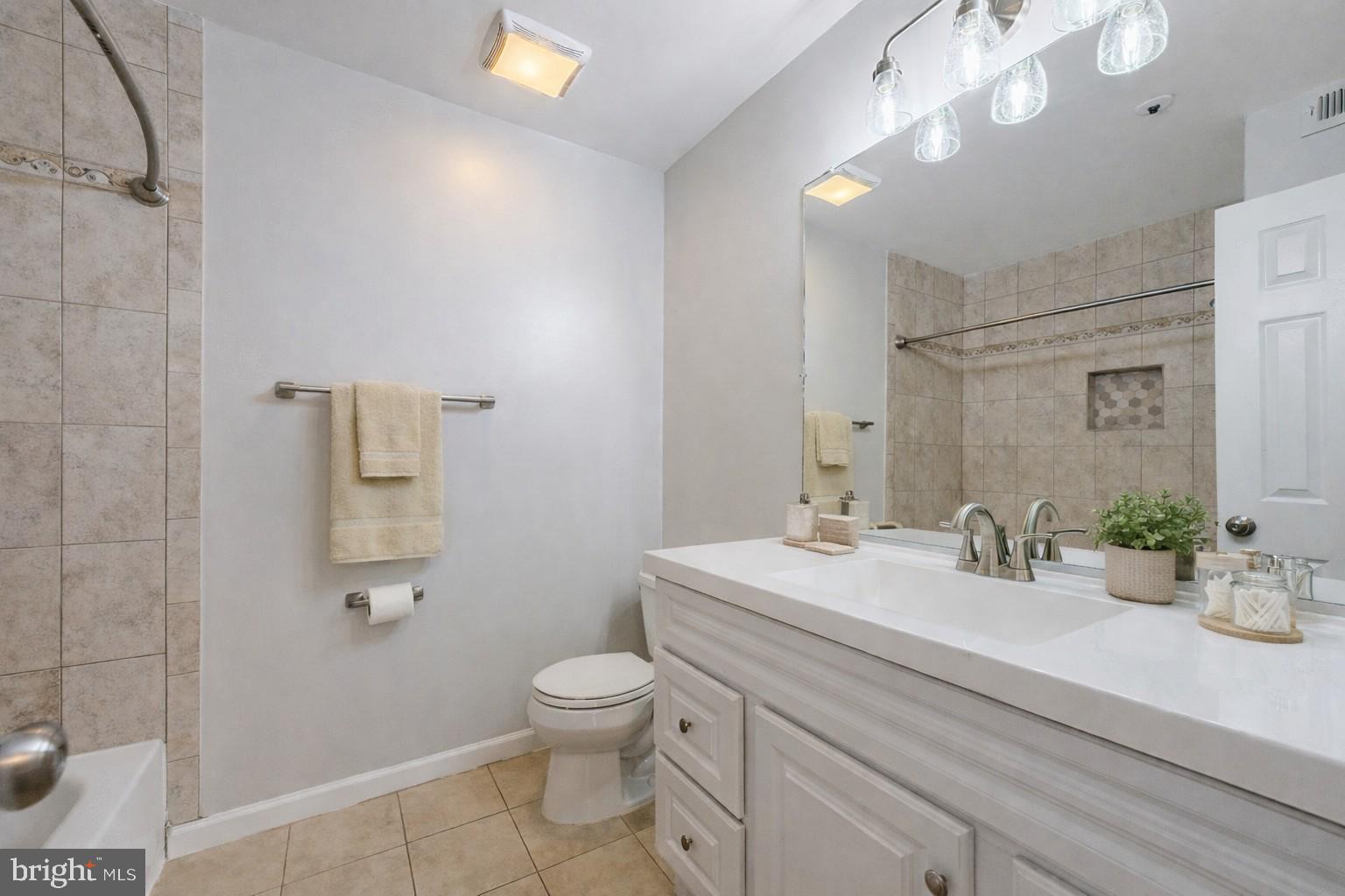 JACKSONS RIDGE CONDOS - Residential