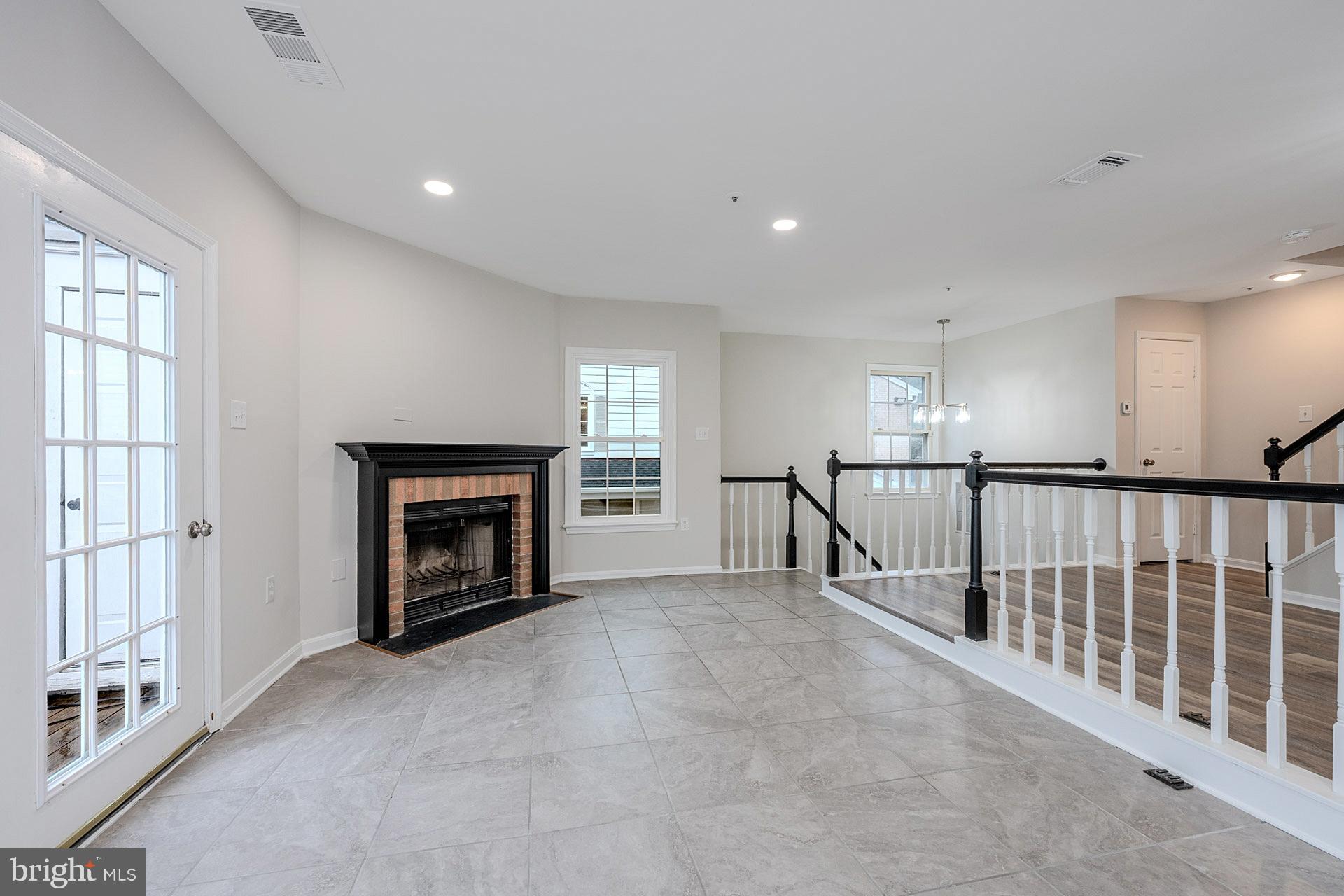 JACKSONS RIDGE CONDOS - Residential