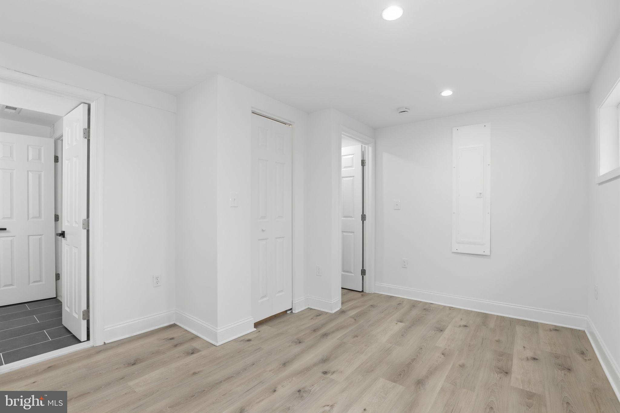 SEVEN OAKS - Residential