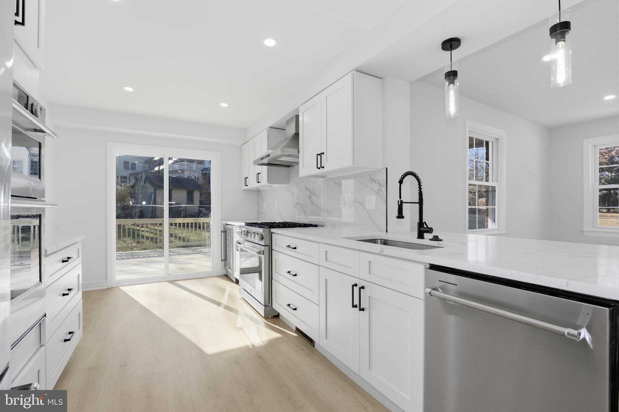 SEVEN OAKS - Residential