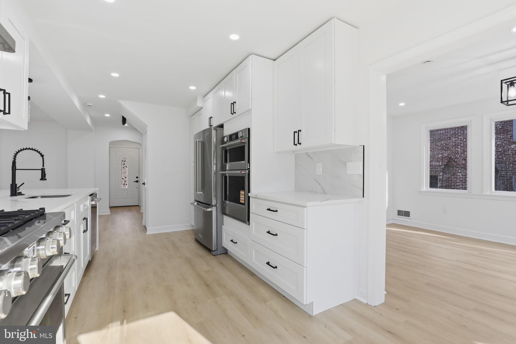 SEVEN OAKS - Residential