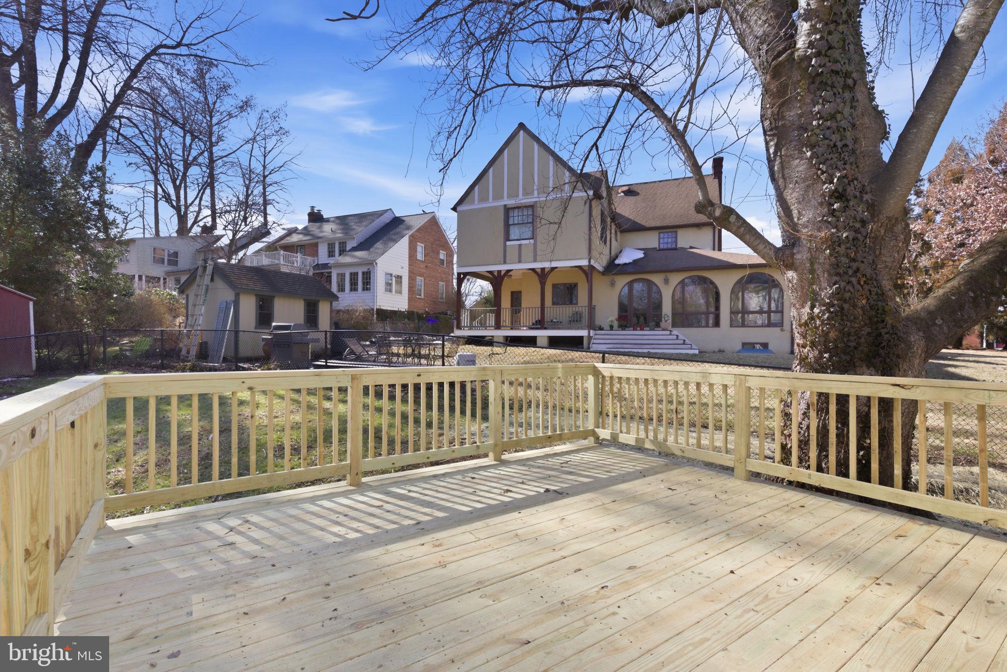 SEVEN OAKS - Residential