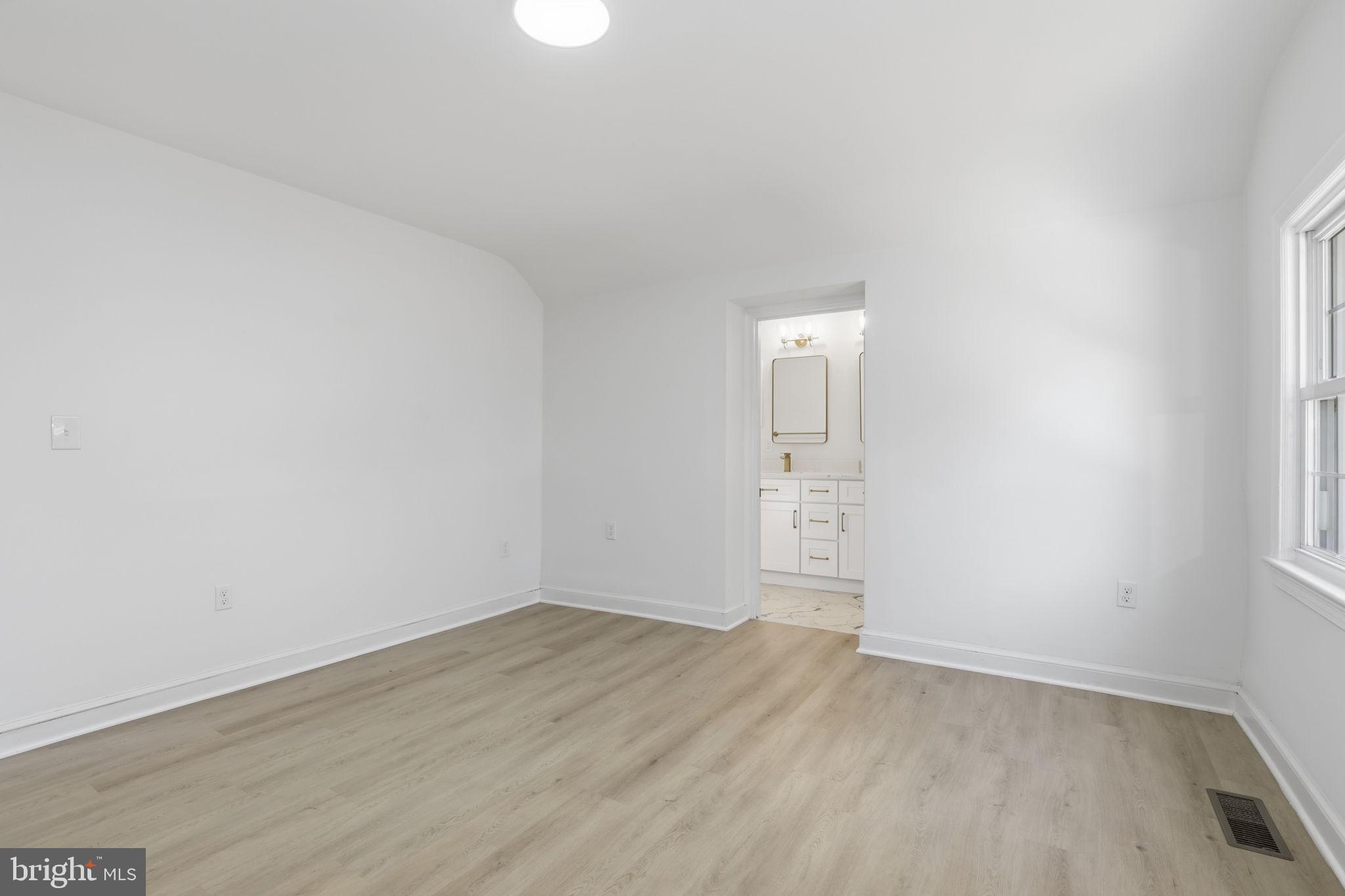 SEVEN OAKS - Residential