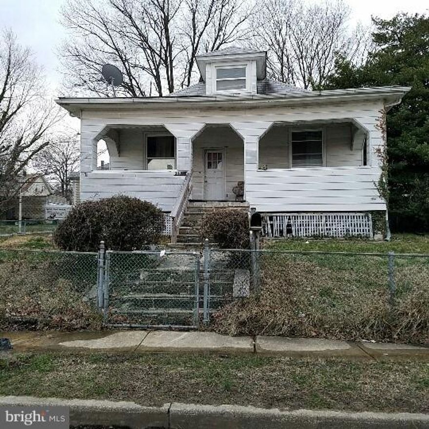 This home has 3 BRs, 2 Baths, living/dining combo and porchfront.. Sold as is. Flood Zone "X". Seller will not split transfer & recordation fees, buyer pays all. Forms in MLS need to be sent w/offer. Dep ck made out to BUYER'S TITLE CO! NO OFFERS ACCEPTED W/O POF. "asset built prior to 1978 lead based paint potentially exists" There is a plumbing leak in property. Offers held 3 days.