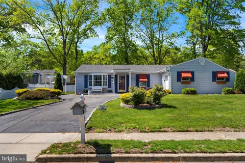 21 Downing Street, Toms River, NJ MLS: NJOC2033920