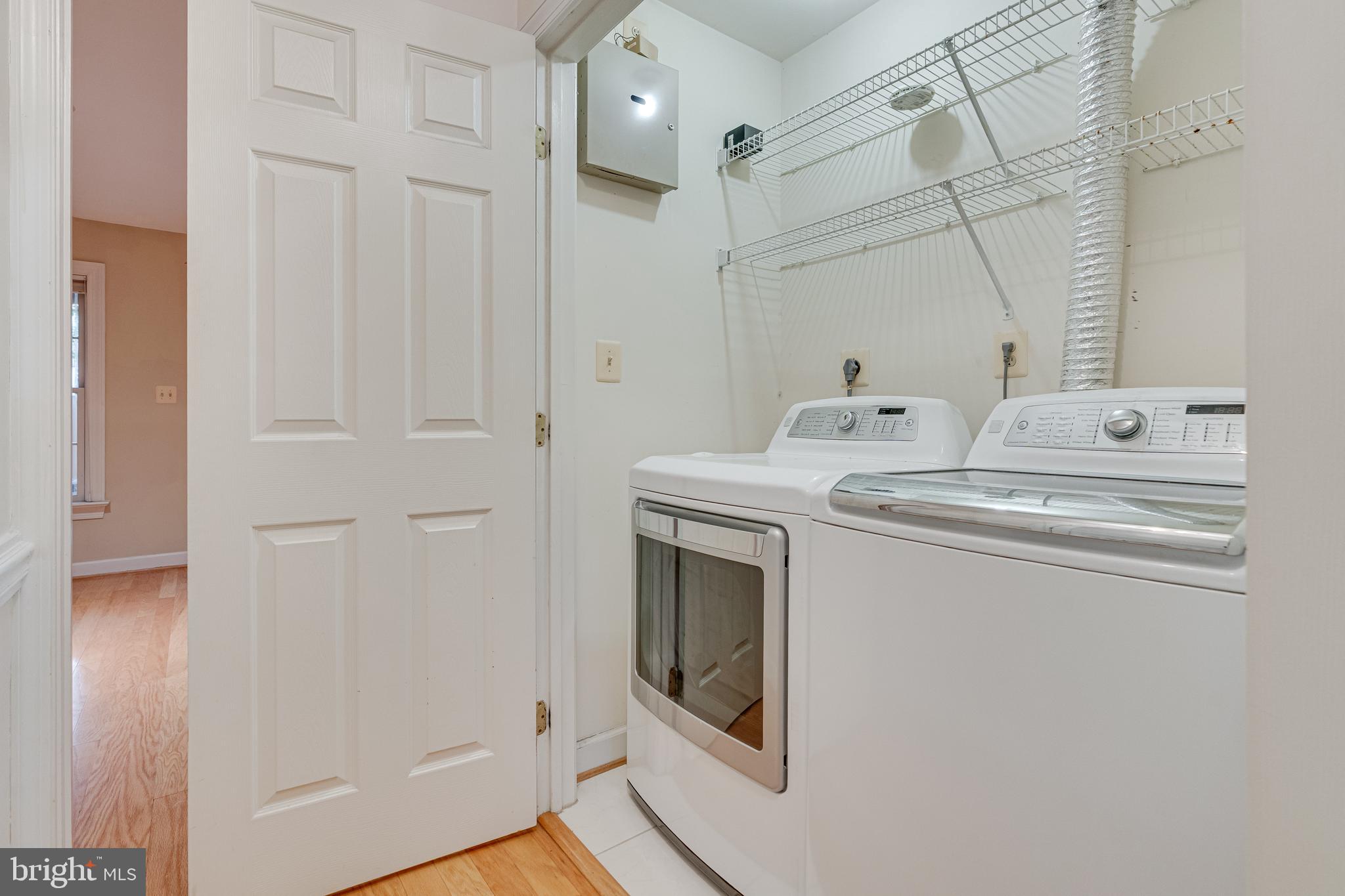 POTTERS GLEN - Residential Lease