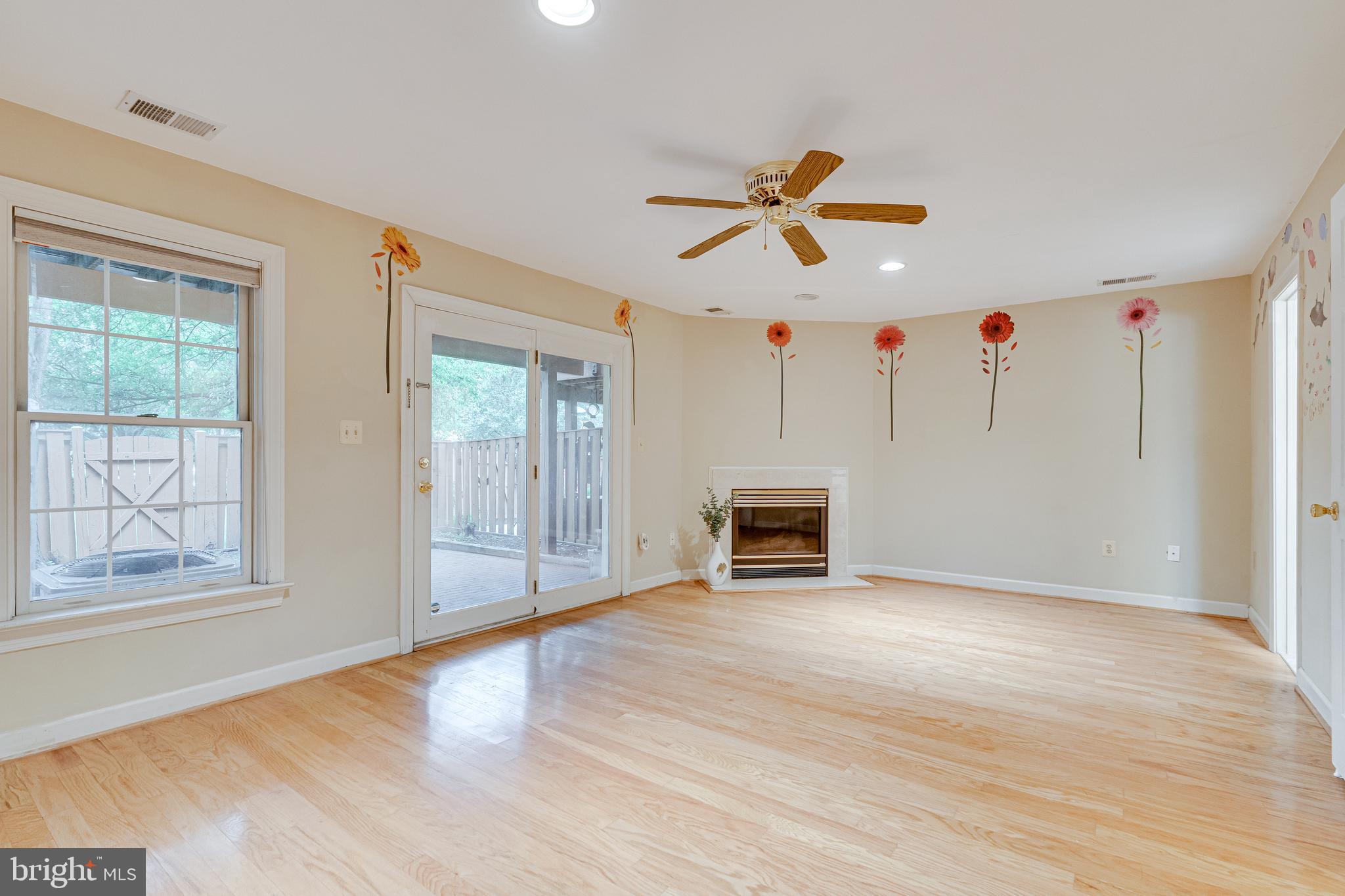 POTTERS GLEN - Residential Lease