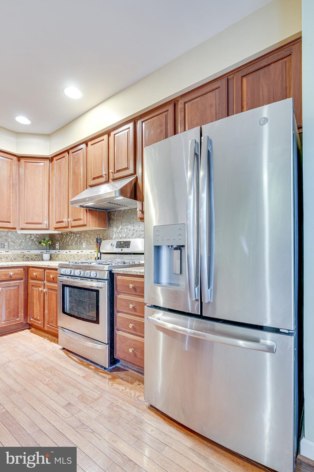 POTTERS GLEN - Residential Lease