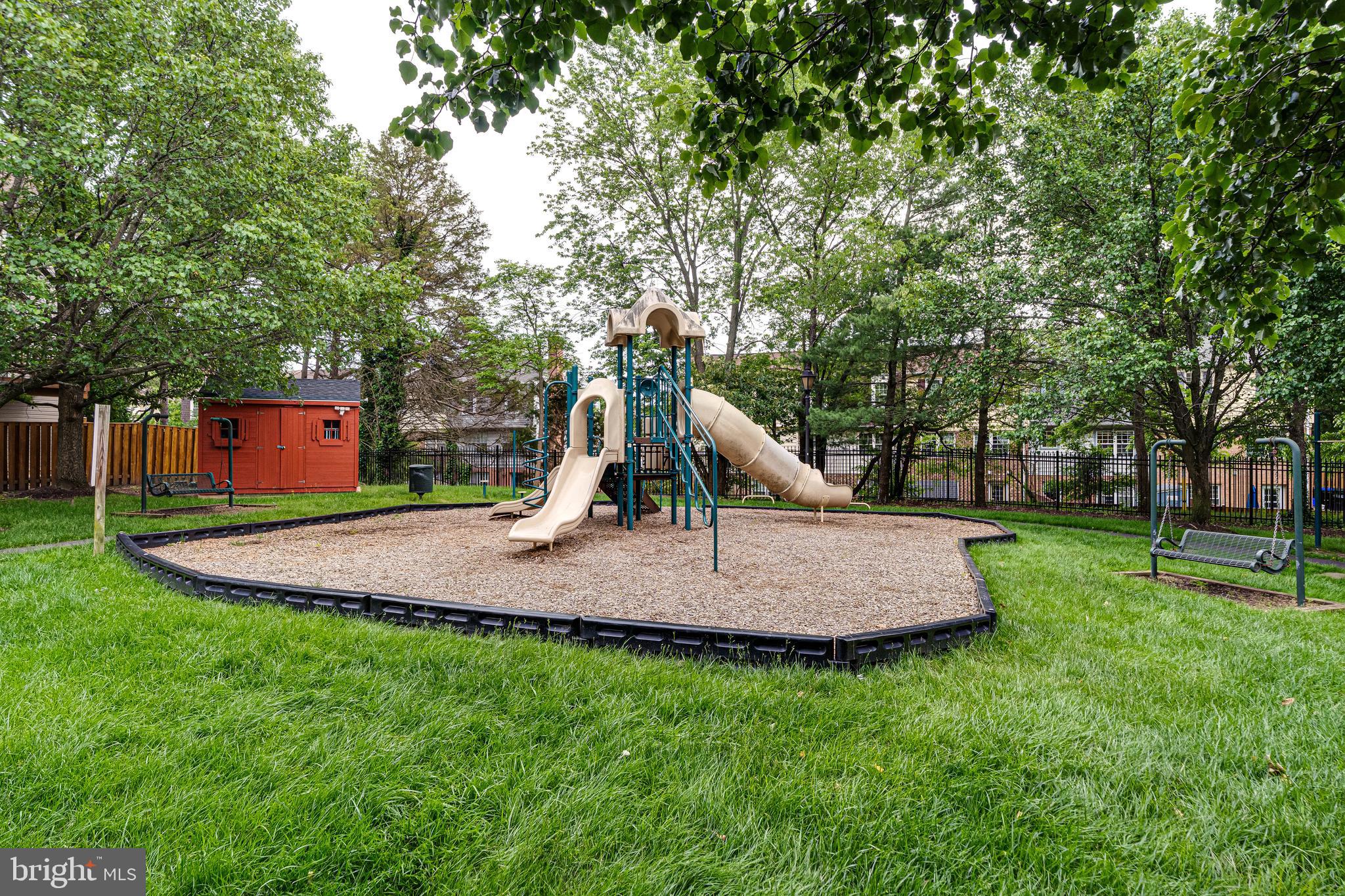 POTTERS GLEN - Residential Lease