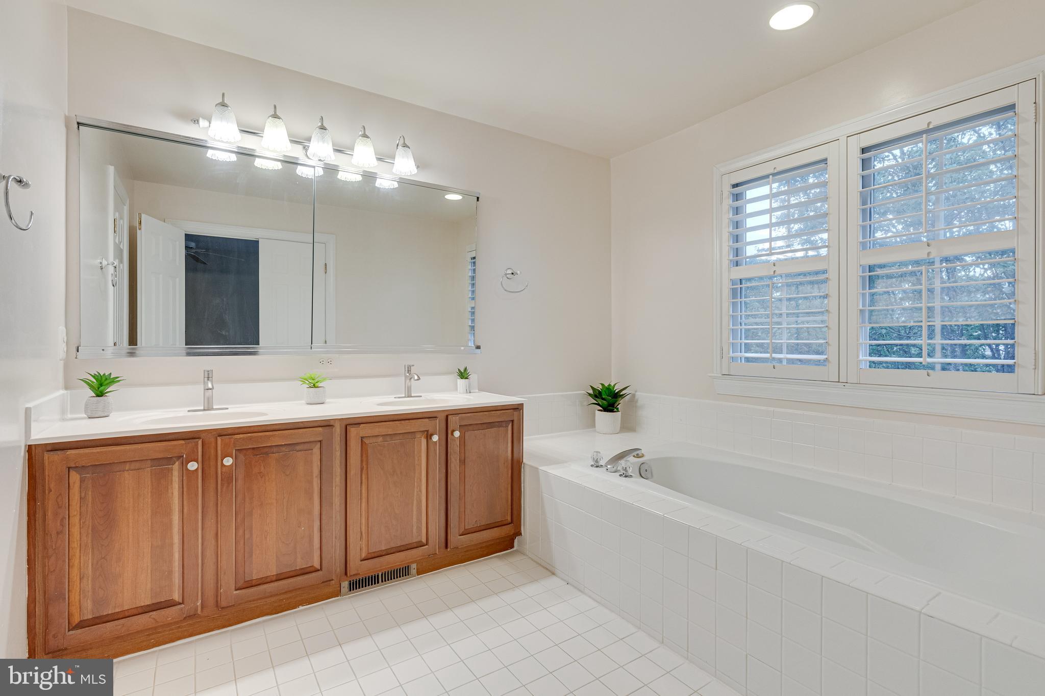 POTTERS GLEN - Residential Lease