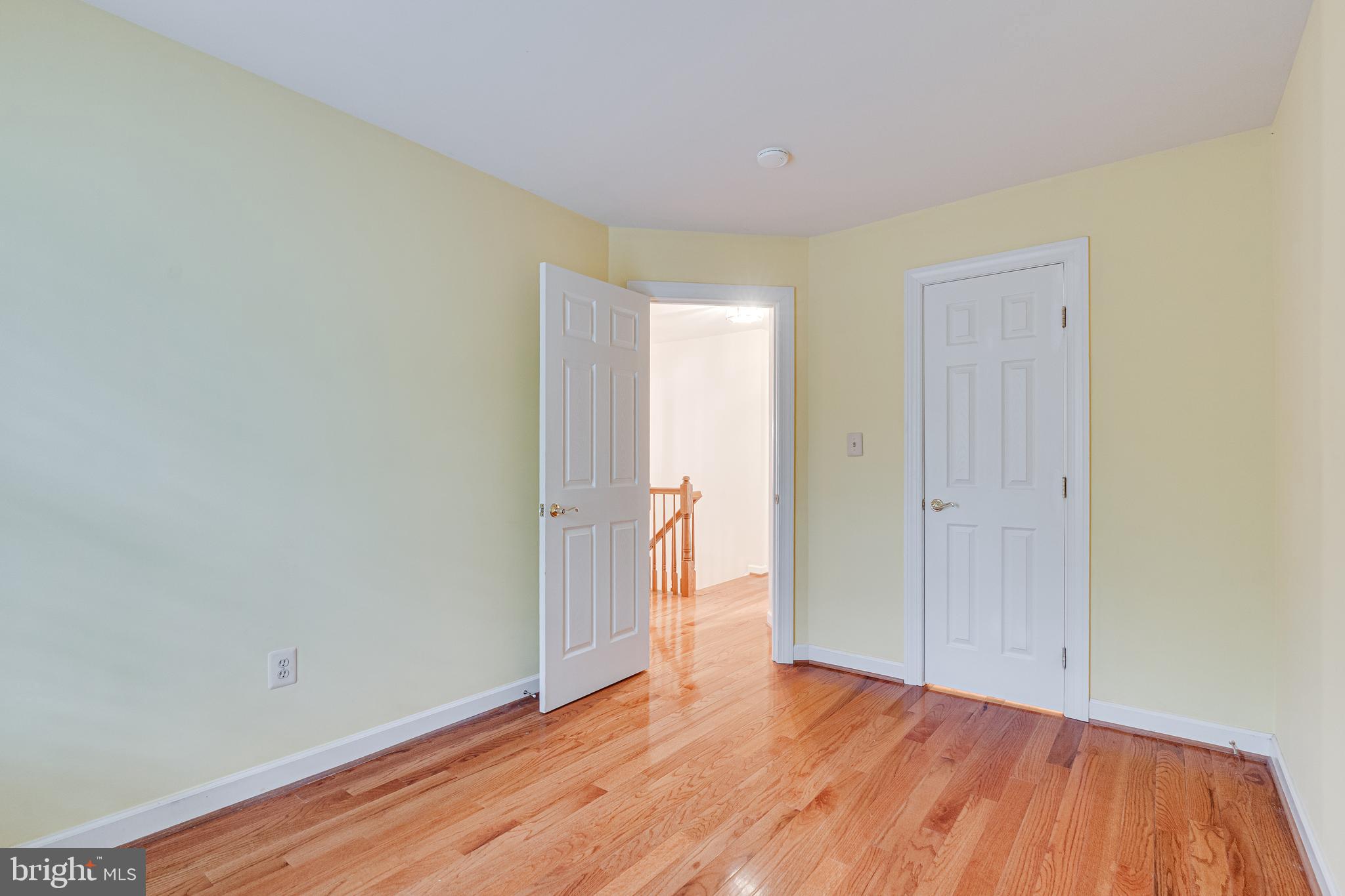 POTTERS GLEN - Residential Lease