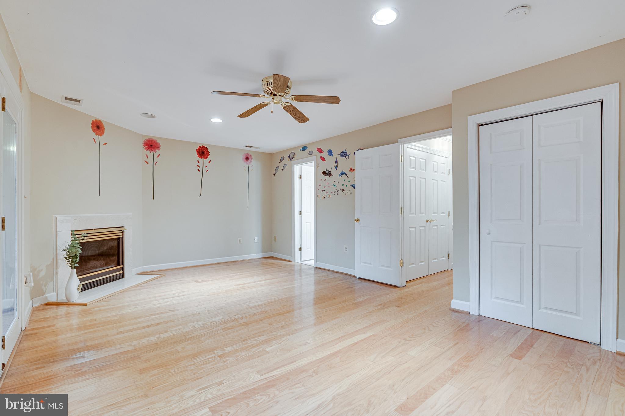 POTTERS GLEN - Residential Lease