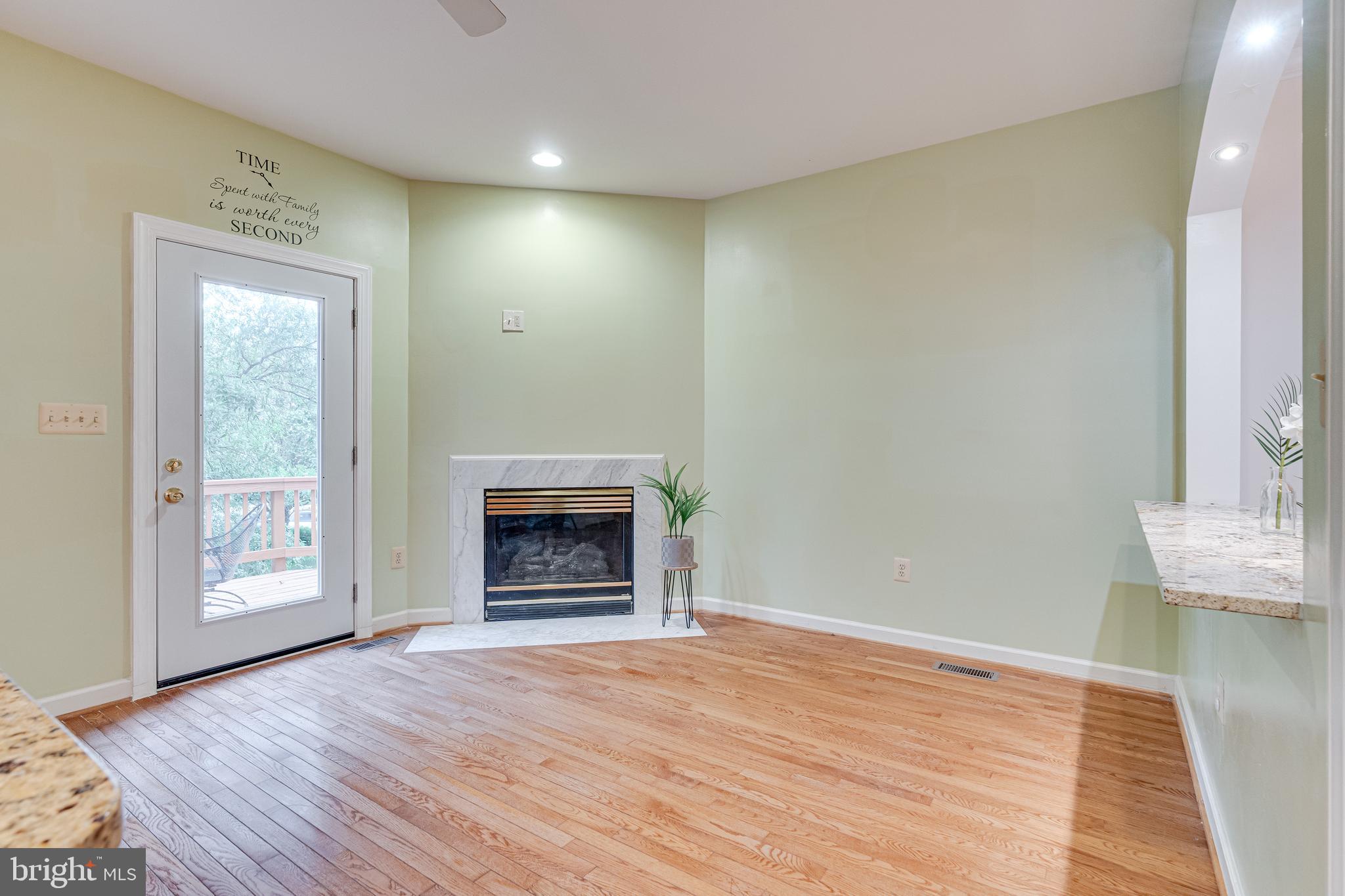 POTTERS GLEN - Residential Lease